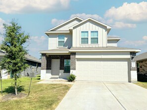 Recently built 2 story house in a new neighborhood of Granger Pines