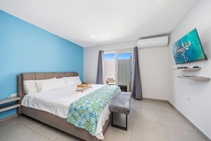 Unwind in style with our open-concept studio layout, complete with a plush king-size bed and smart TV—perfect for a cozy night after a day on Aruba’s beaches. Relax, recharge, repeat!