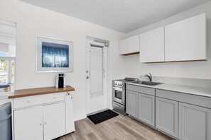 Kitchen (2)