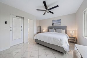 Primary Bedroom (King)