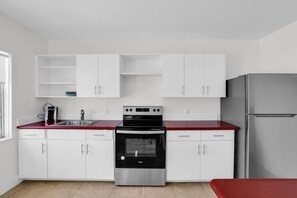 Kitchen (2)