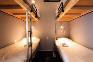 2 single beds