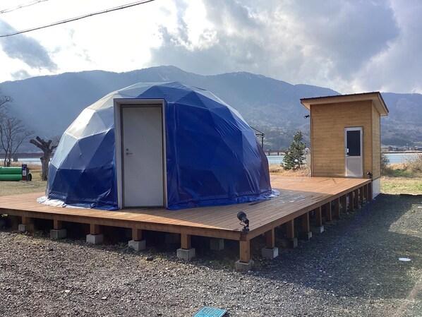 Glamping Dome exterior
