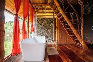 Indoor spa tub