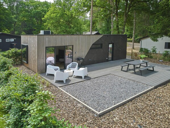 Außenseite Ferienhaus [Sommer]