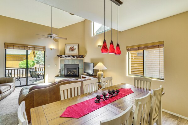 Pinetop Vacation Rental | 4BR | 3BA | 2,333 Sq Ft | Small Step to Enter