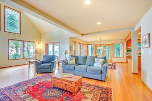 Living Room | Telescope | 1st Floor