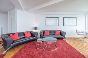 Sofas mit Meerblick.