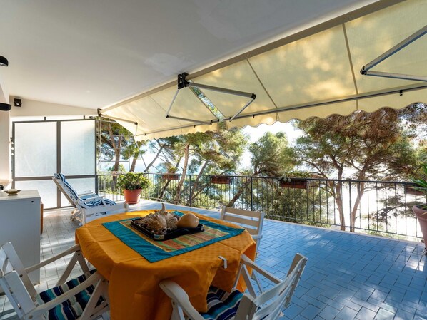 Property, Furniture, Plant, Table, Chair, Shade, Interior Design, Architecture, Outdoor Furniture, Flowerpot