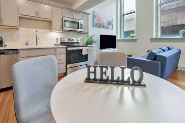 Where meals turn into memories: A dining room designed for togetherness.