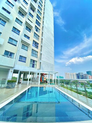 Rooftop pool