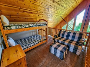 3. Eagle Creek 3 Bedroom Chalet BEC80