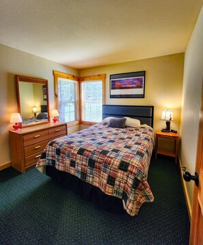4. Eagle Creek 3 Bedroom Chalet BEC127