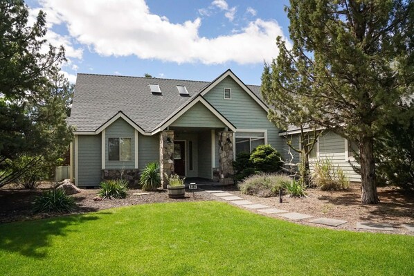 1.Ridge Three Bedroom Home BHS55
