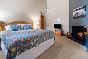 Lodge Room King Bed