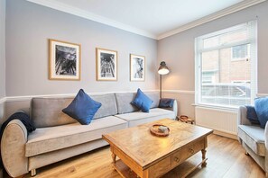 Number 5, Whitby - Host & Stay