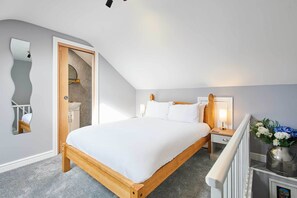 Number 5, Whitby - Host & Stay