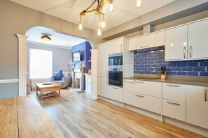 Number 5, Whitby - Host & Stay