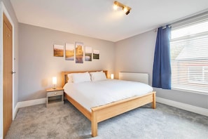 Number 5, Whitby - Host & Stay