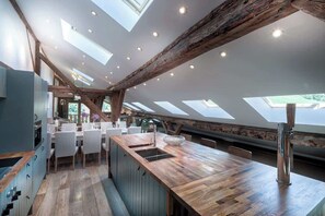 Open plan kitchen/living area