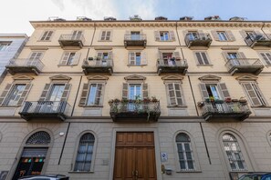 Façade