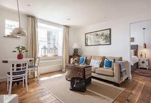 Open-plan lounge