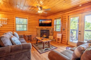Ridge Vista's cozy living area