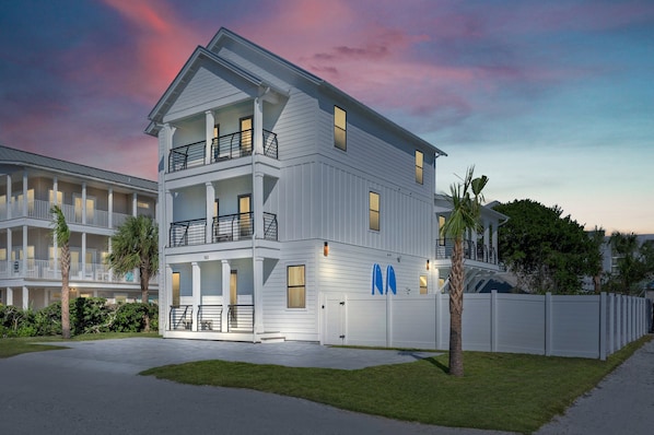 Cypress has two beach accesses, private pool/yard, and stunning ocean views!