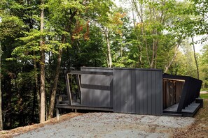Modern Mohican Fauna Bluff 01