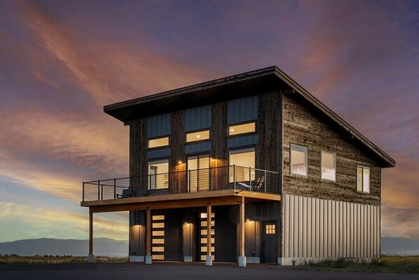 This unique architecture has all living space located on the second floor, taking advantage of the stunning elevated views in Teton Valley. 