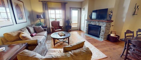 Furniture, Indoors, Living Room, Couch, Screen