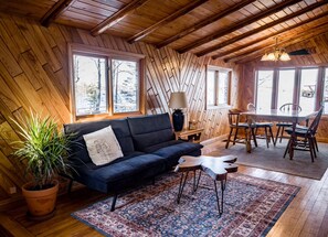 Living Room Area
Futon & Blow-Up Mattress Available