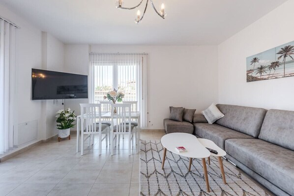 Living Room & Dining area