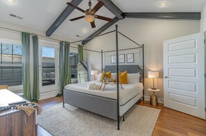 3rd Floor: Primary Bedroom featuring a King bed, Smart TV, Walk-in Closet, and En-suite bathroom (Jack n Jill Style).
