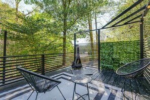 Private Deck | Gas Grill