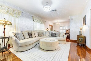 Second living room.