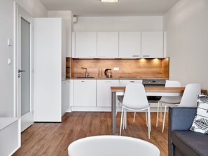 Cabinetry, Meubles, Table, Chaise, Comptoir, Bois, Cuisine, Design Intérieur, Sol, Sol