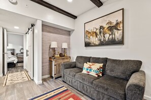 Living Room (4)