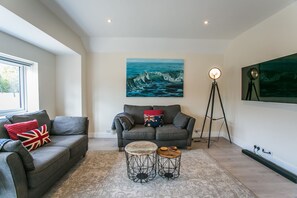 Living Room / Lounge