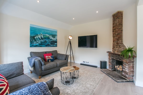 Living Room / Lounge