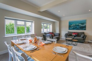 Living Room / Lounge