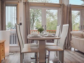 Dining Area | River Meets Lodge, Stratford Upon Avon