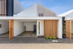 Garage parking