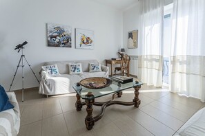 Autumn, Living Room, Spring, Summer