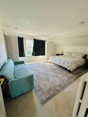 King Bedroom - Upstairs