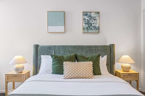 Main Bedroom with Queen Bed