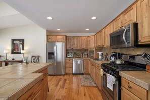 Full Kitchen