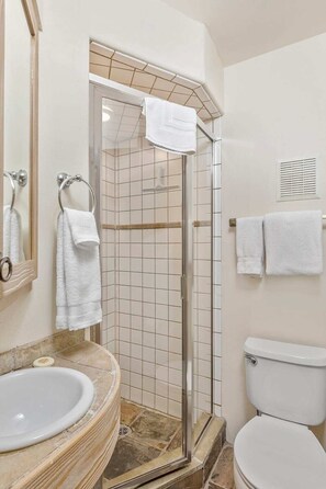 2nd Bathroom Attached to Second Bedroom