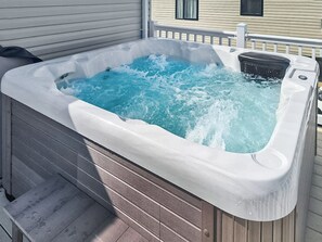 Hot tub | Rosie&rsquo;s Retreat, Morpeth