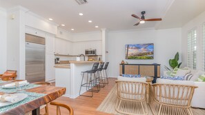 Seagrove Ohana House - Living and Kitchen Area